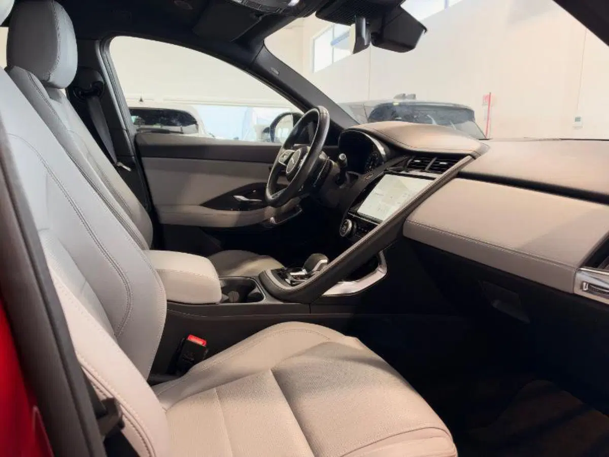 Jaguar E-Pace usata a Venezia (16)