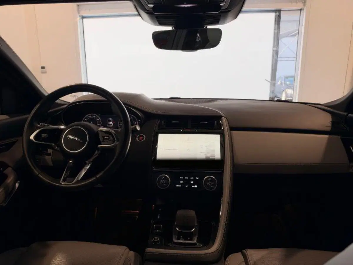 Jaguar E-Pace usata a Venezia (17)