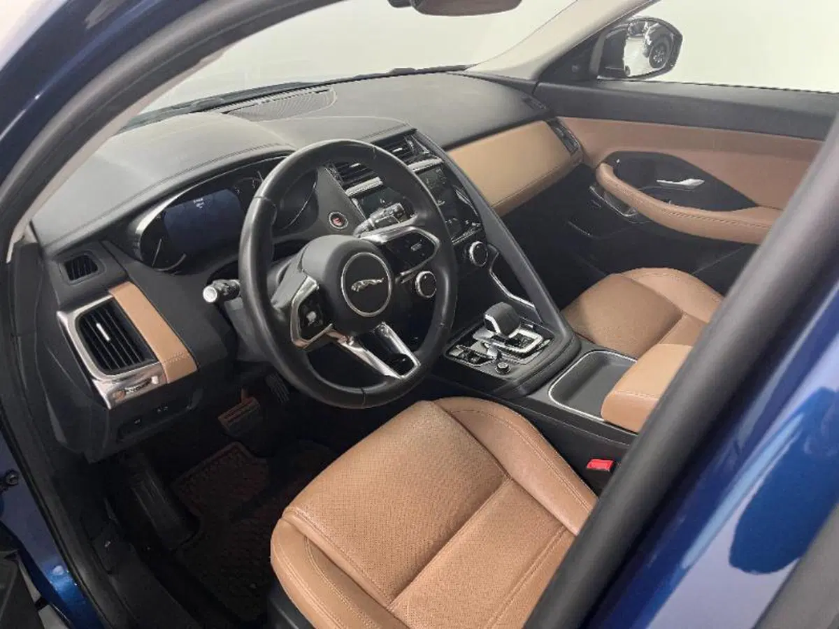 Jaguar E-Pace usata a Venezia (13)
