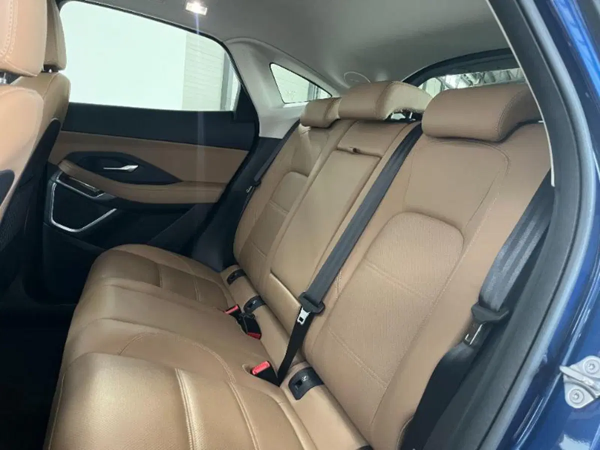 Jaguar E-Pace usata a Venezia (16)