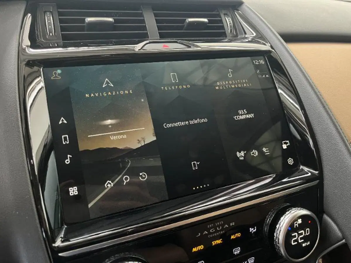 Jaguar E-Pace usata a Venezia (18)