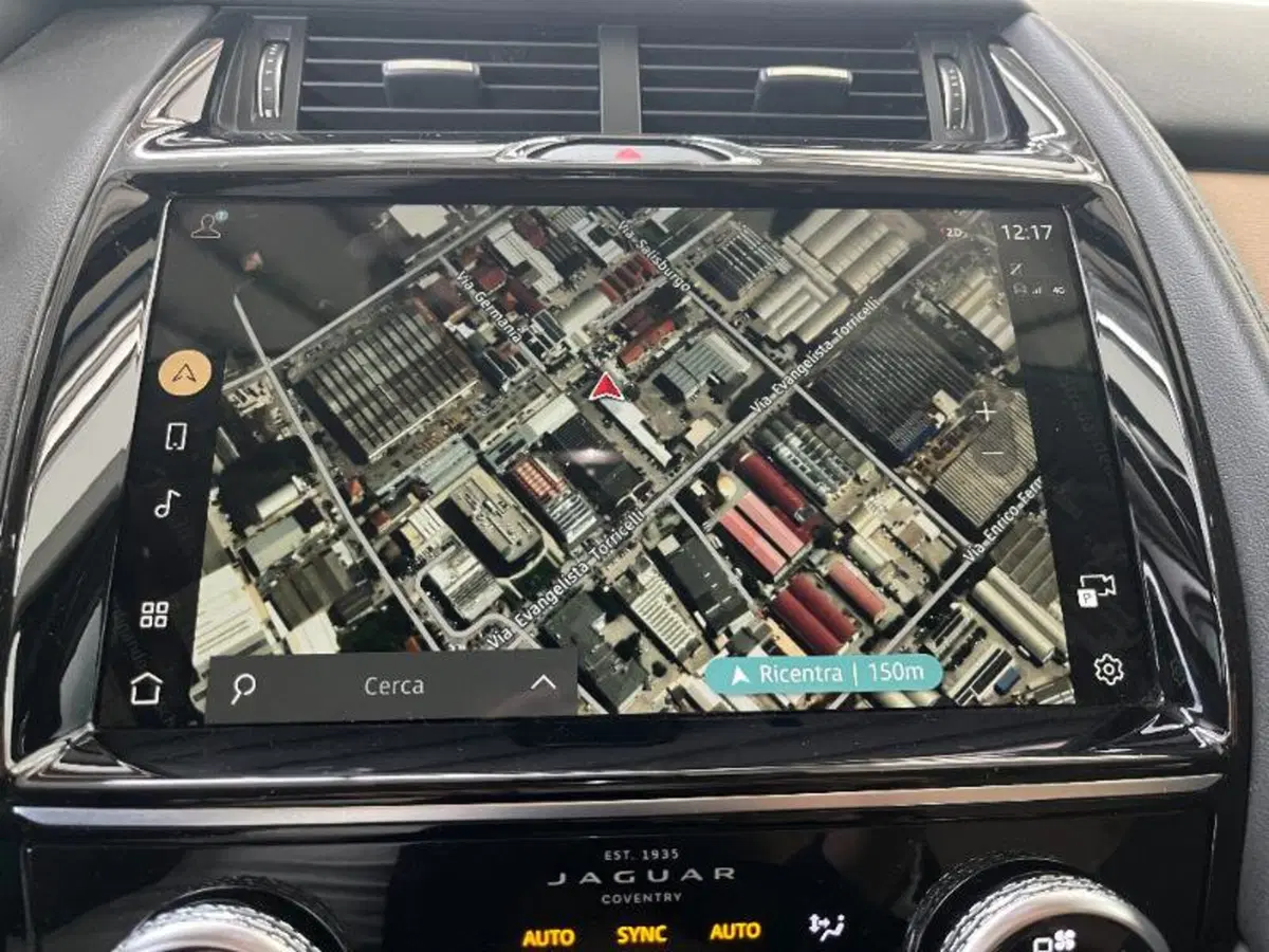 Jaguar E-Pace usata a Venezia (20)