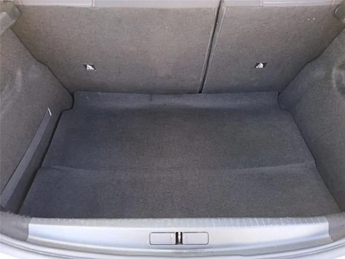 Peugeot 208 usata a Bari (18)