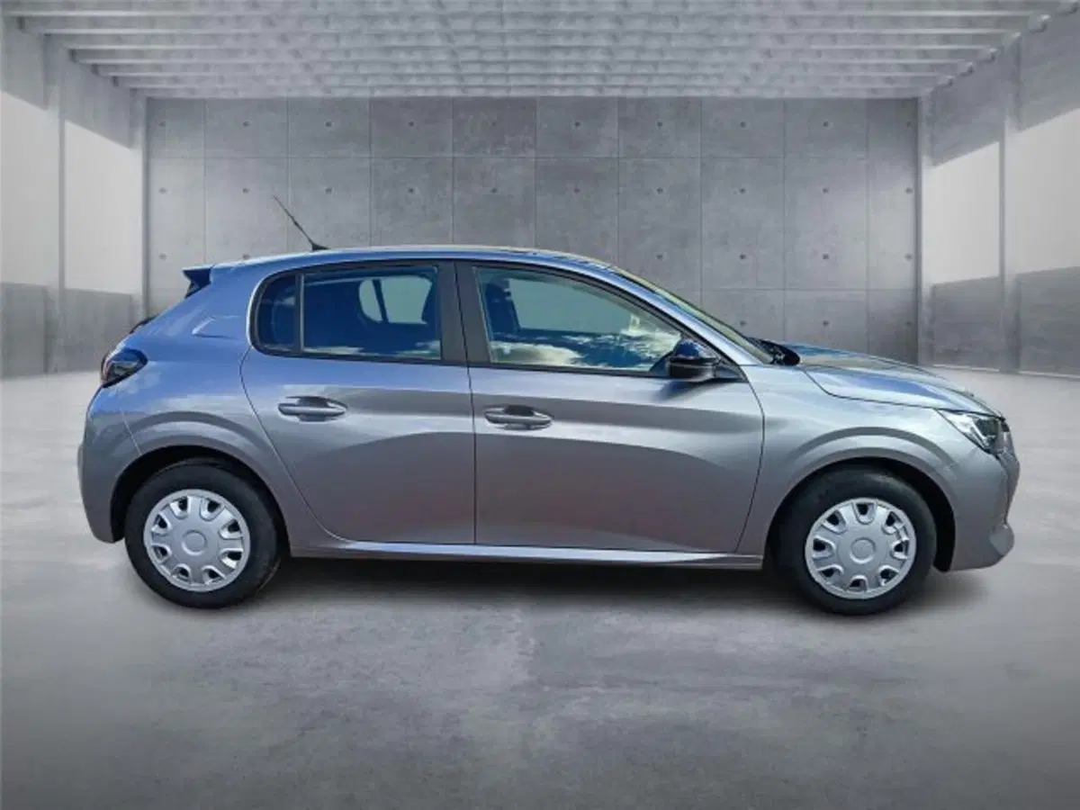 Peugeot 208 usata a Bari (7)