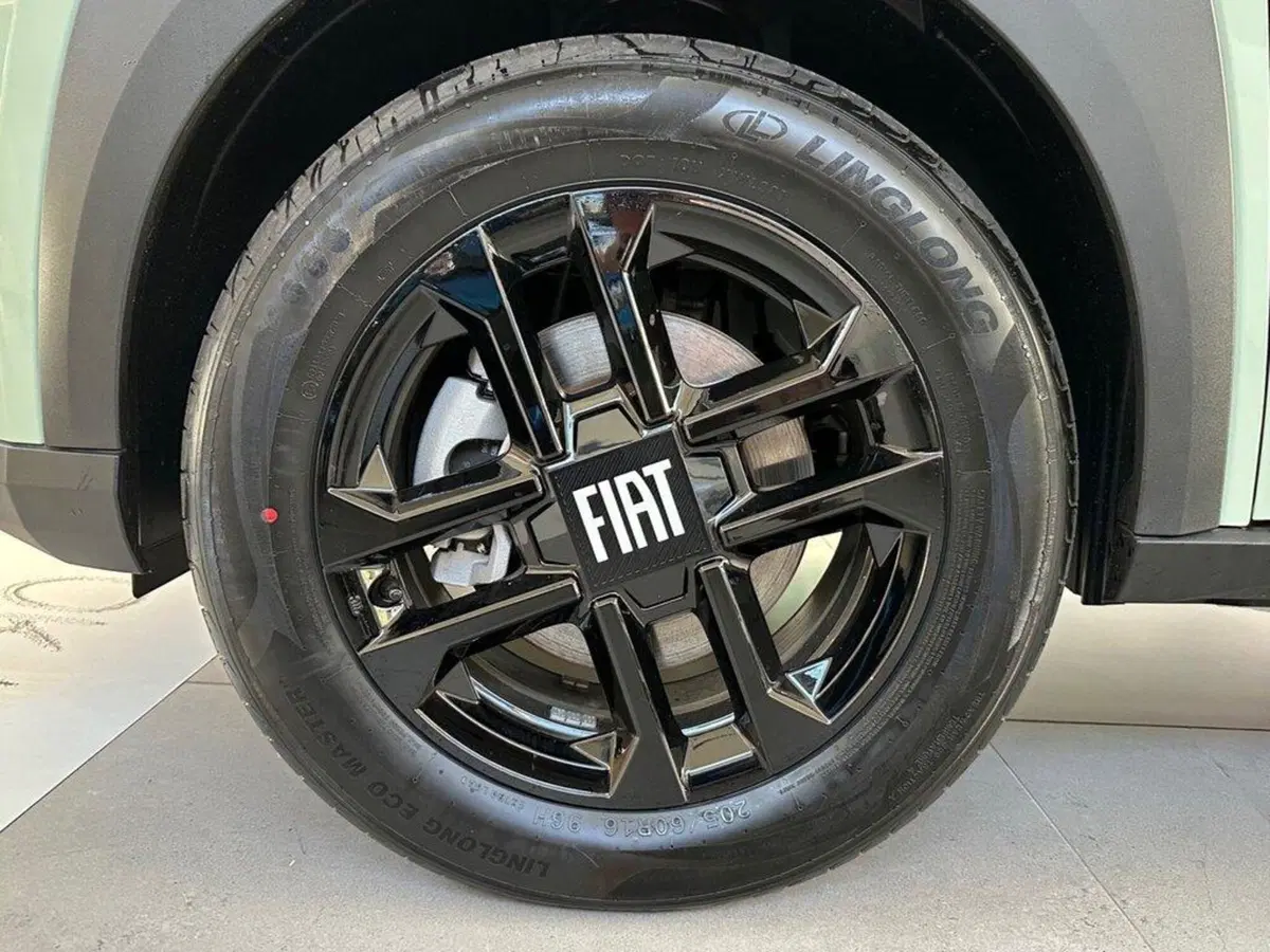 Fiat Grande Panda nuova a Sondrio (9)