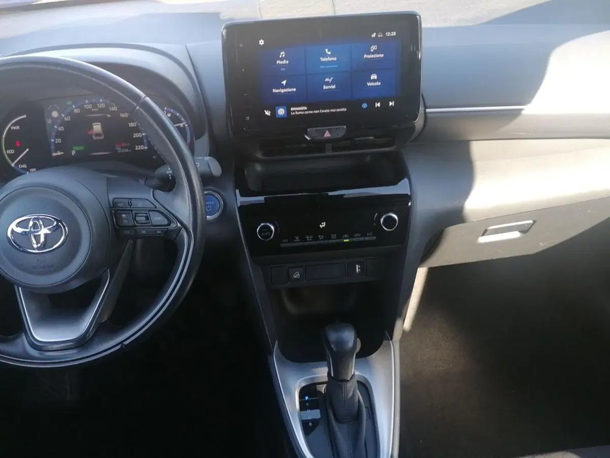 Toyota Yaris Cross usata a Roma (10)