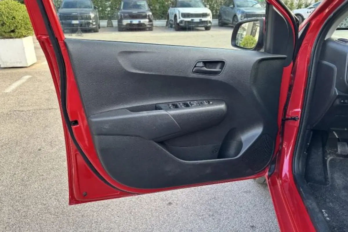 Kia Picanto usata a Latina (12)