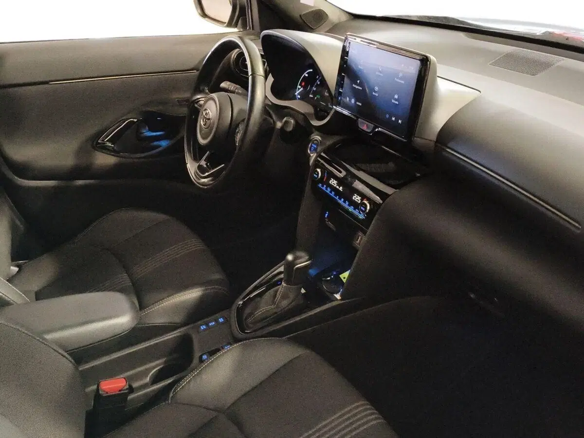 Toyota Yaris Cross usata a Genova (16)