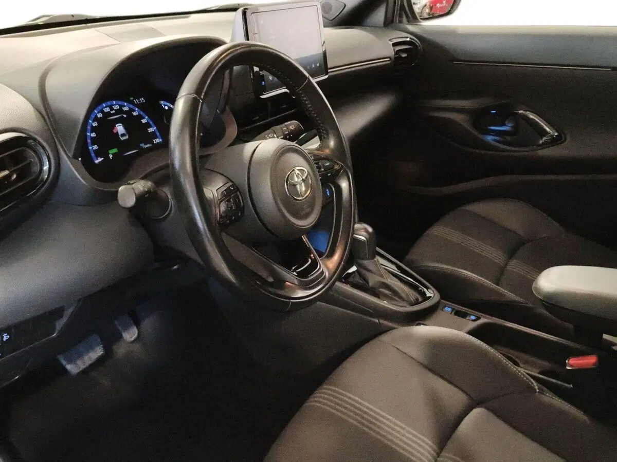 Toyota Yaris Cross usata a Genova (7)