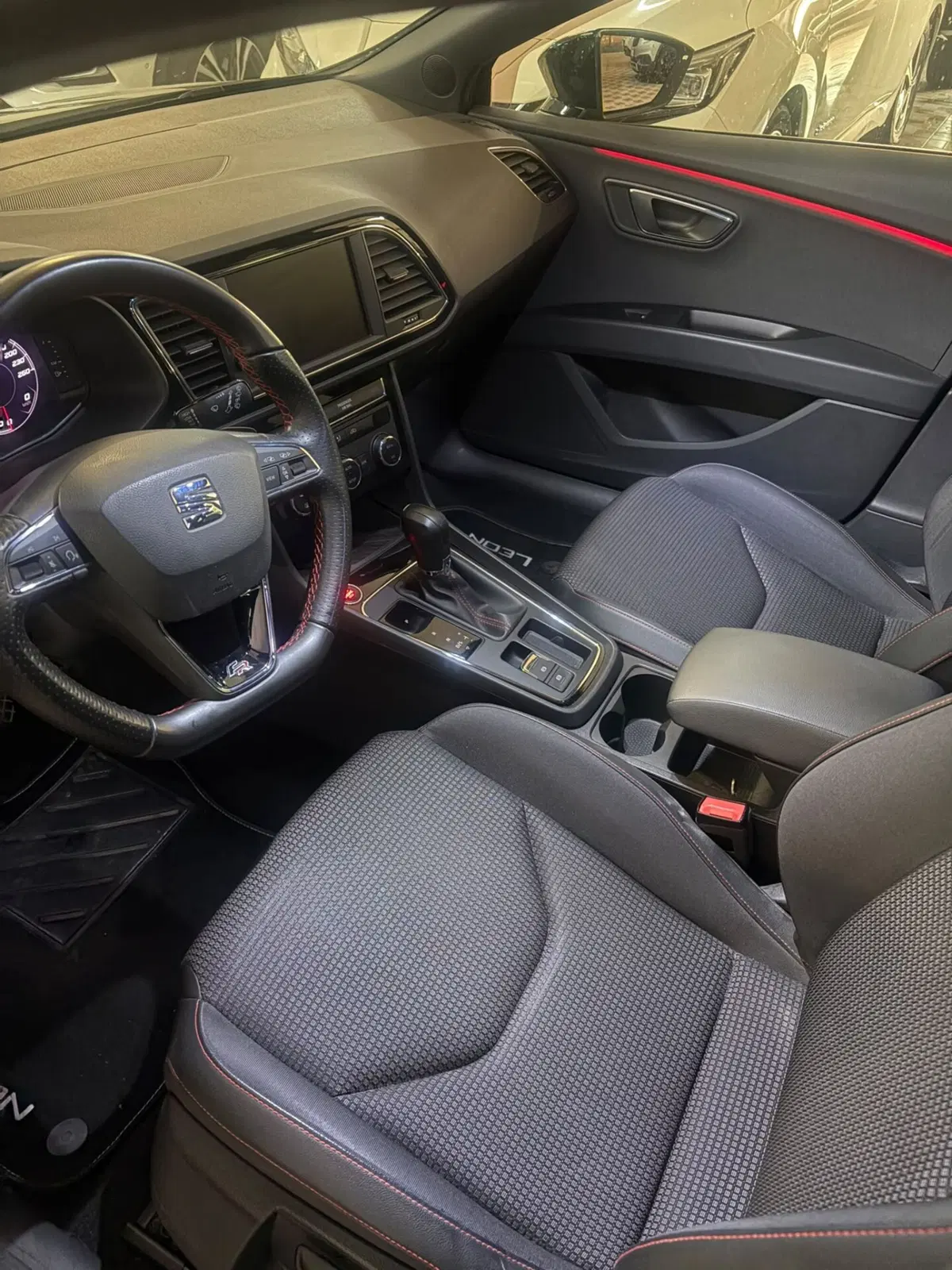 SEAT Leon usata a Cagliari (4)