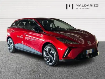 Mg MG4 MG4 64kWh Luxury del 2026 usata a Bari