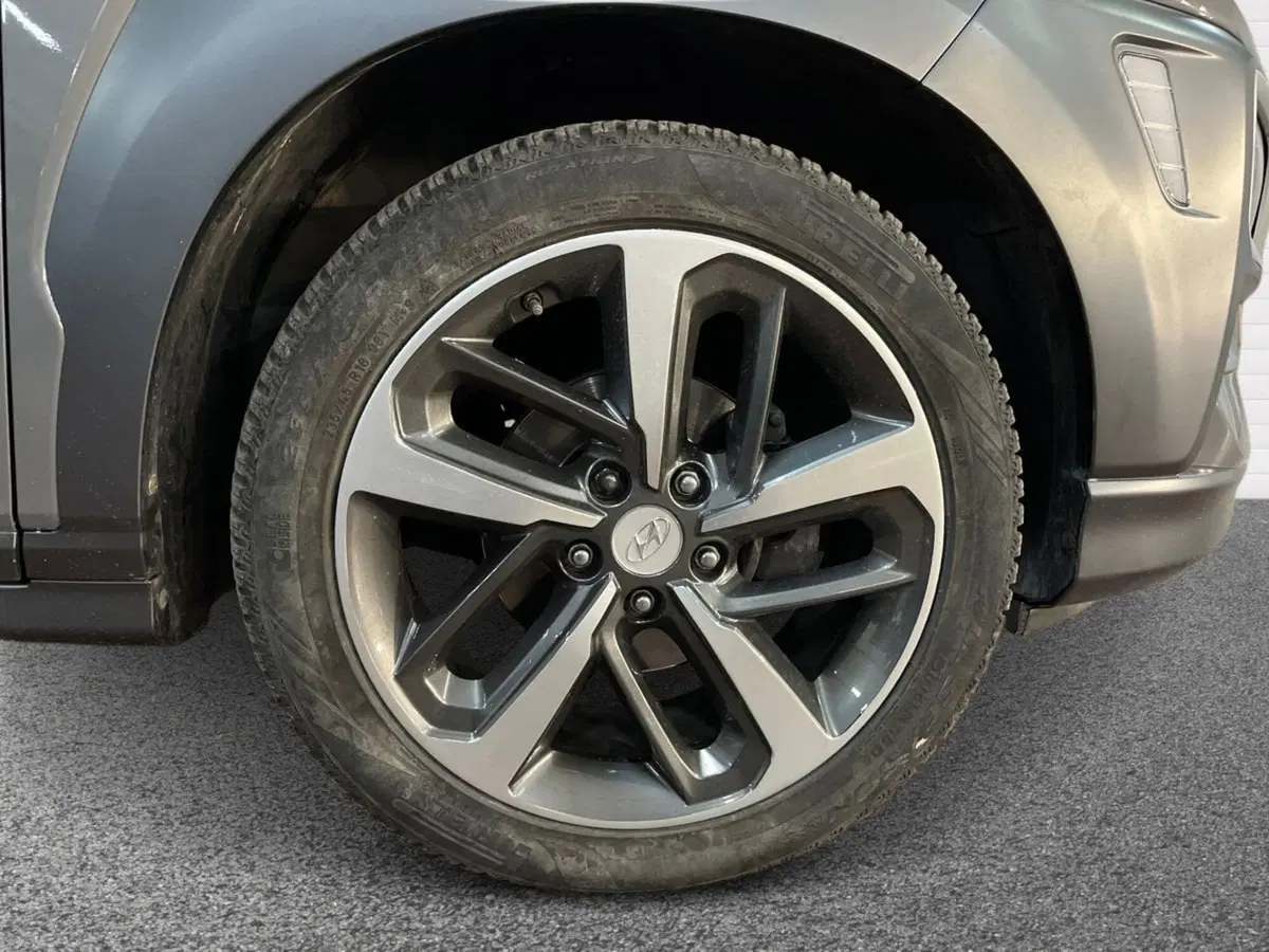 Hyundai Kona usata a Bari (6)
