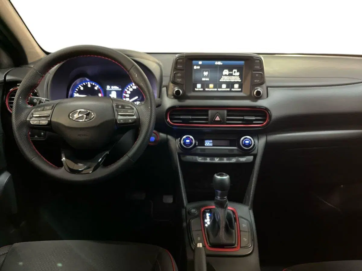 Hyundai Kona usata a Bari (8)
