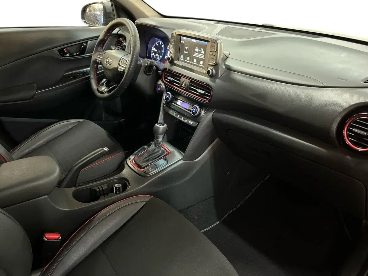 Hyundai Kona usata a Bari (9)
