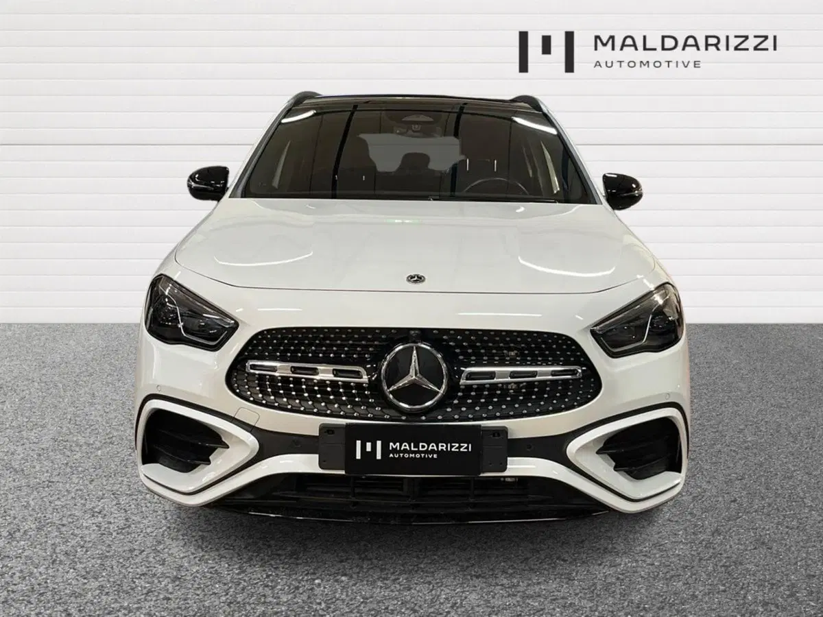 Mercedes-Benz GLA SUV usata a Bari (2)