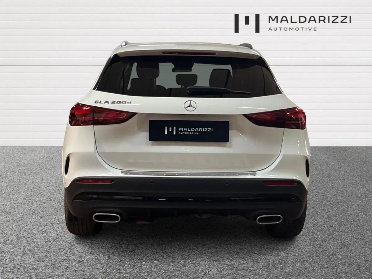 Mercedes-Benz GLA SUV usata a Bari (3)