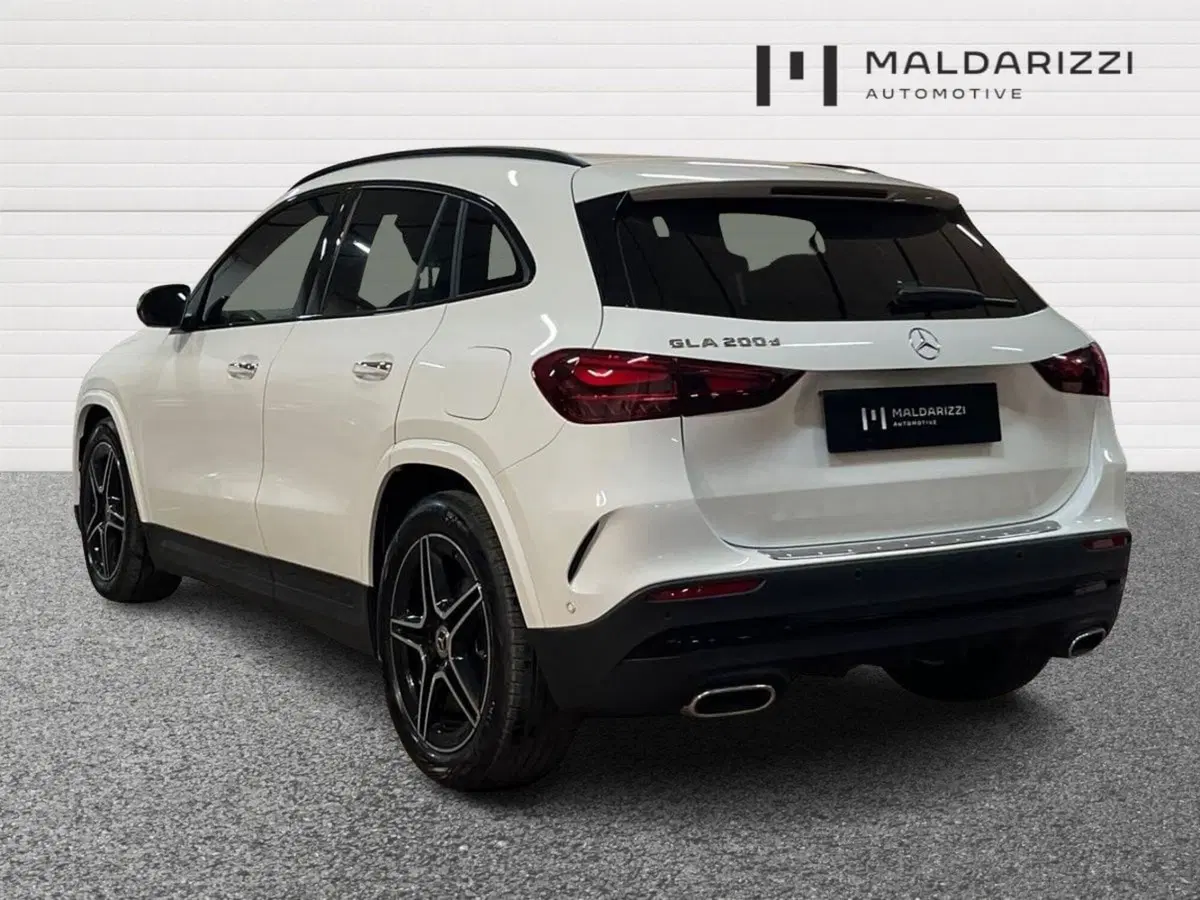 Mercedes-Benz GLA SUV usata a Bari (4)