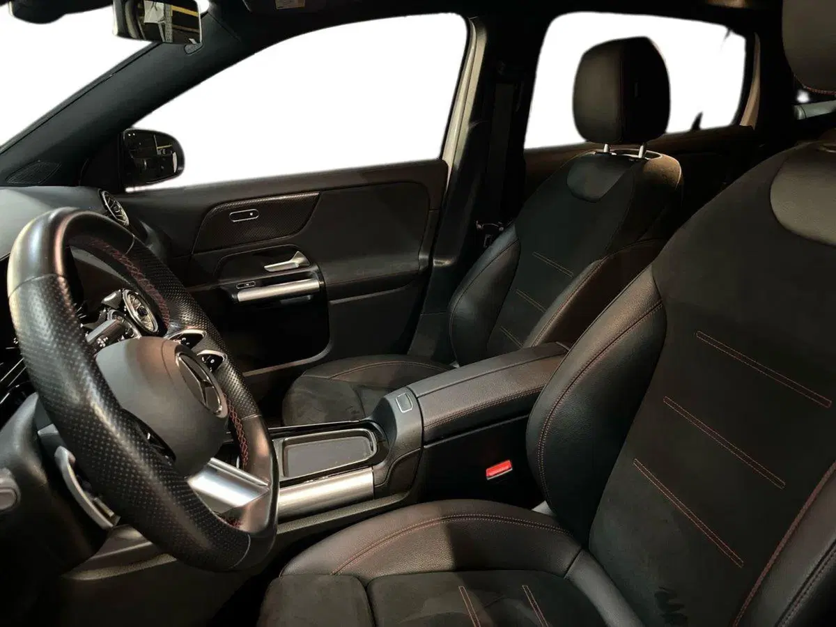 Mercedes-Benz GLA SUV usata a Bari (7)