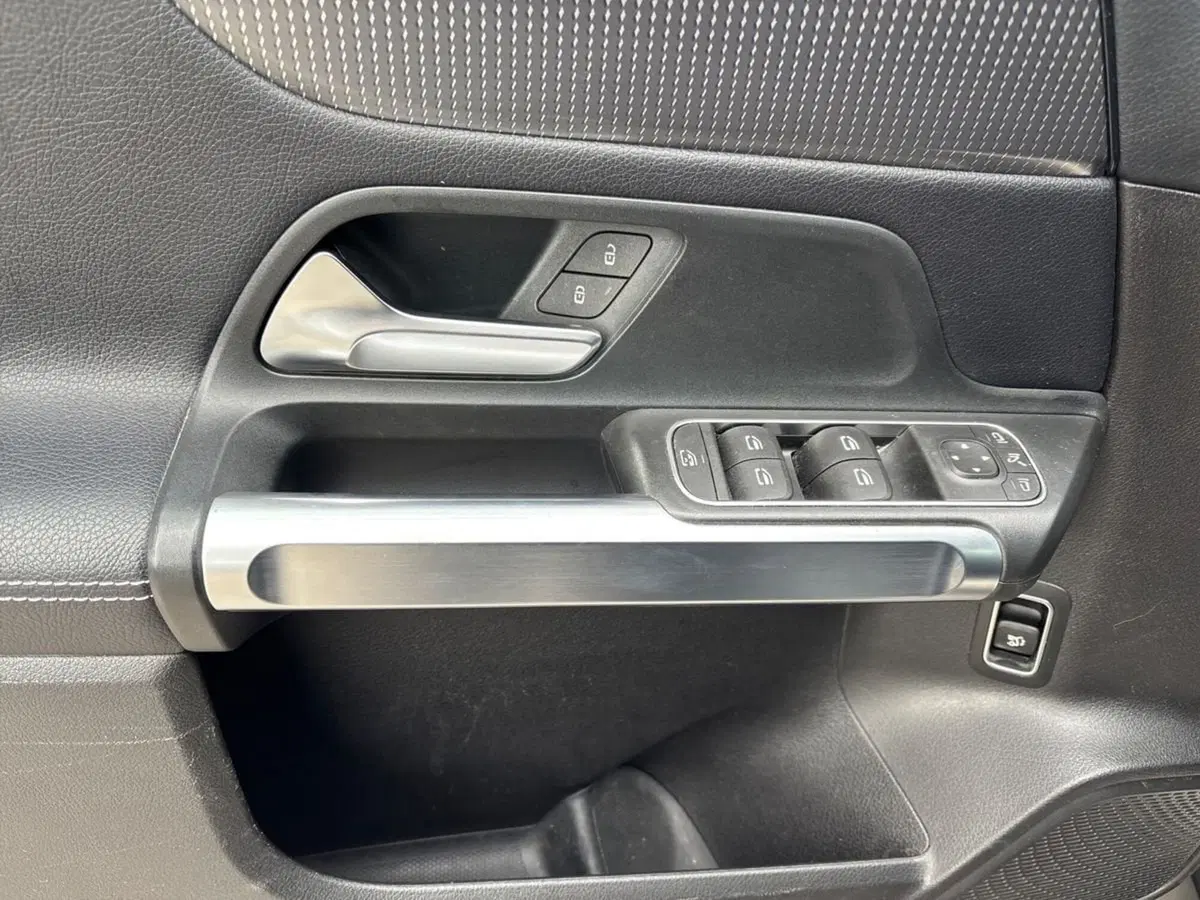 Mercedes-Benz GLB usata a Pescara (12)