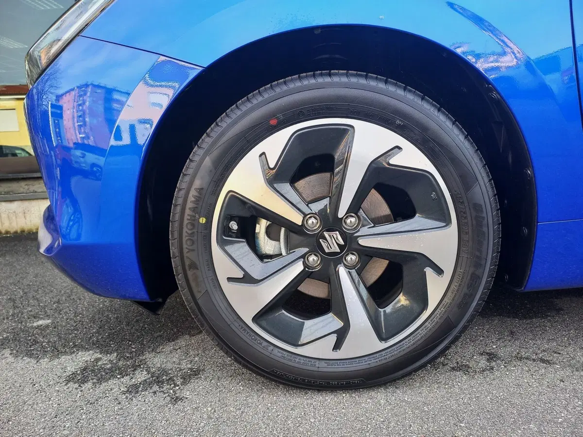 Suzuki Swift nuova a Milano (14)