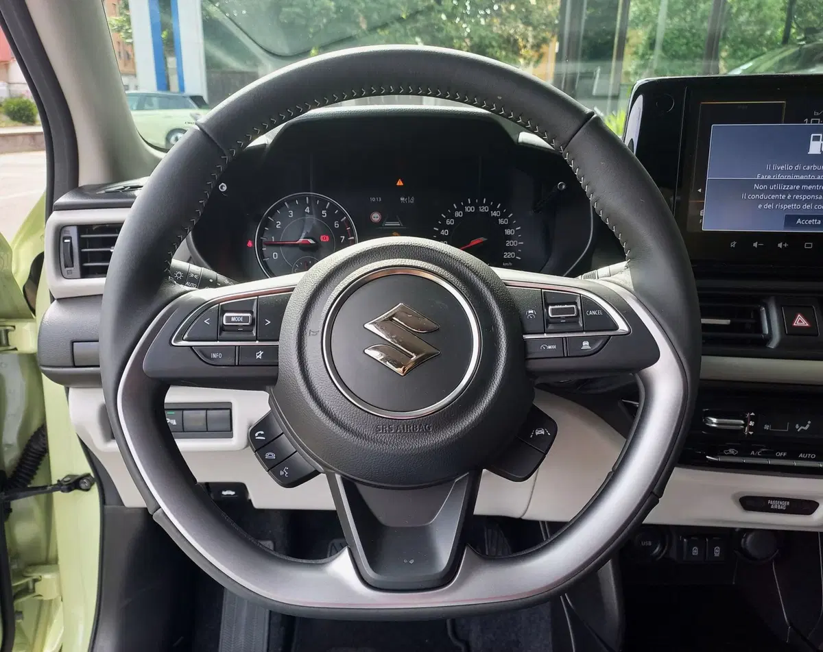 Suzuki Swift nuova a Milano (8)