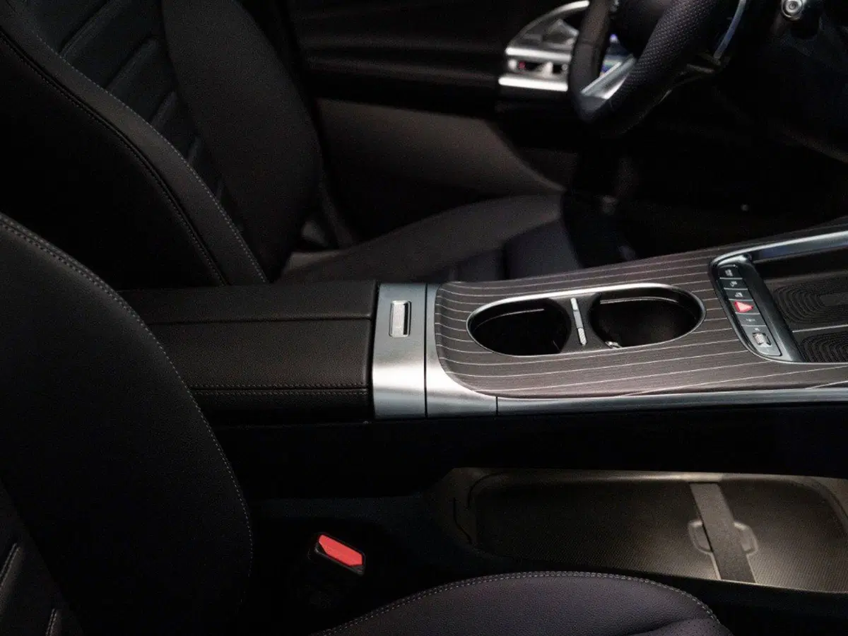 Mercedes-Benz Classe C nuova a Ancona (11)