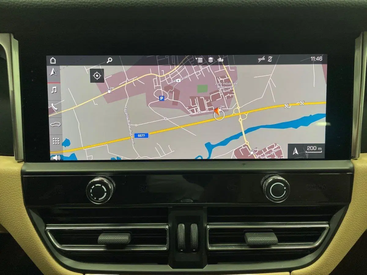 Porsche Macan usata a Macerata (18)
