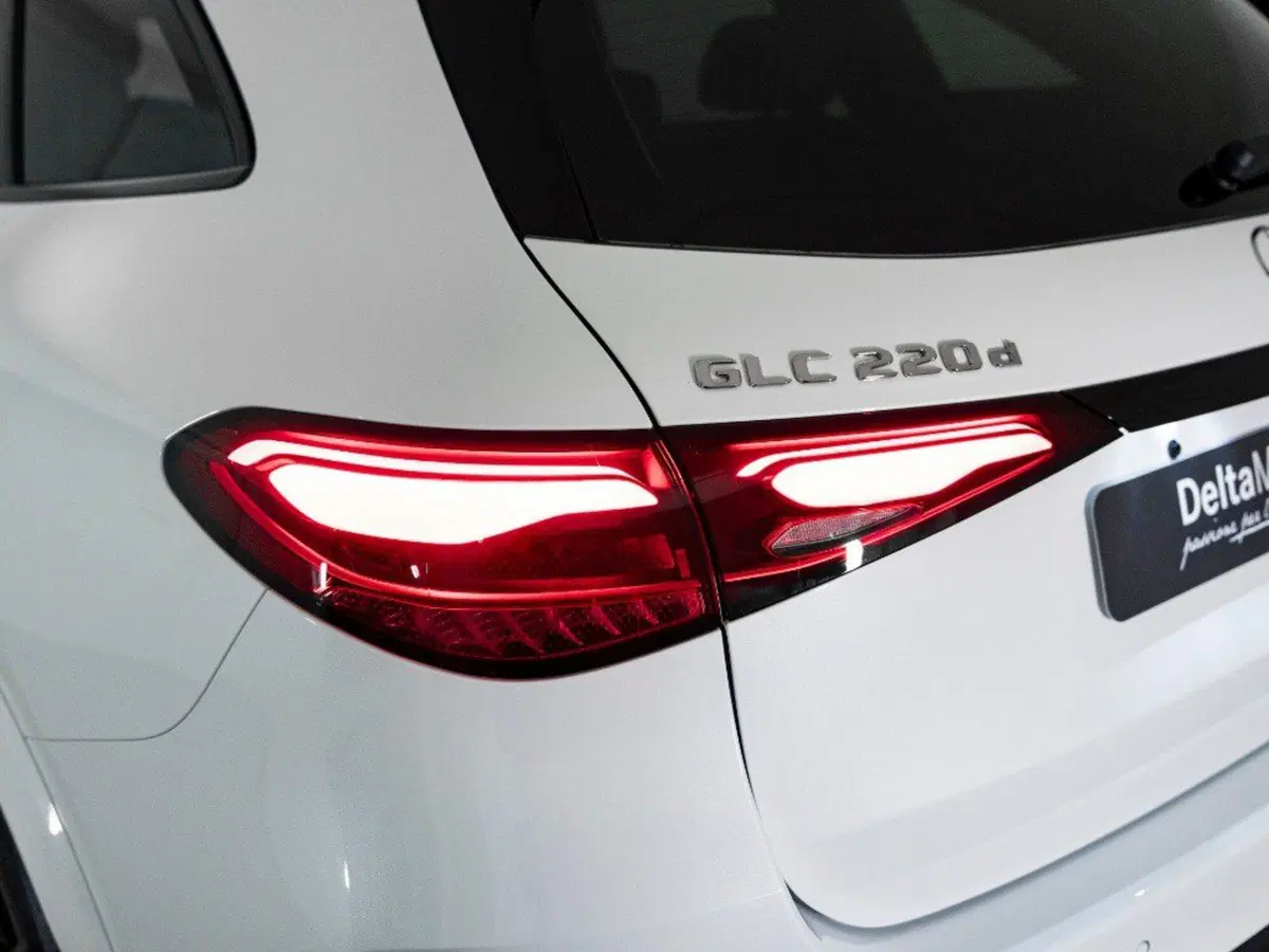 Mercedes-Benz GLC Coupé nuova a Macerata (3)