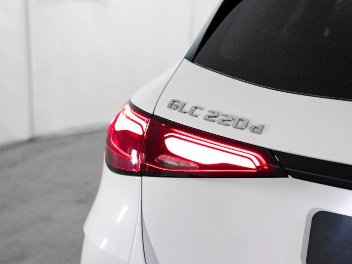 Mercedes-Benz GLC Coupé nuova a Macerata (4)