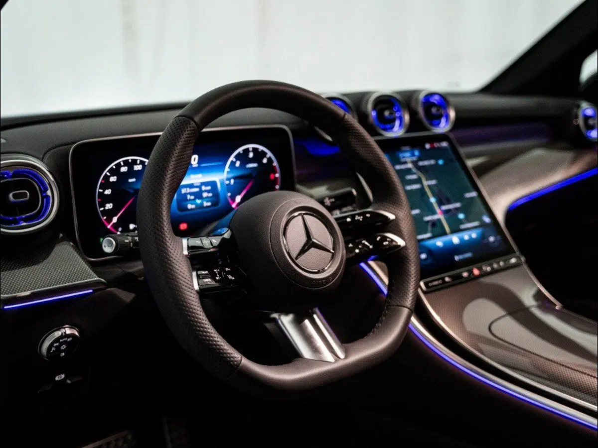 Mercedes-Benz GLC SUV nuova a Macerata (14)