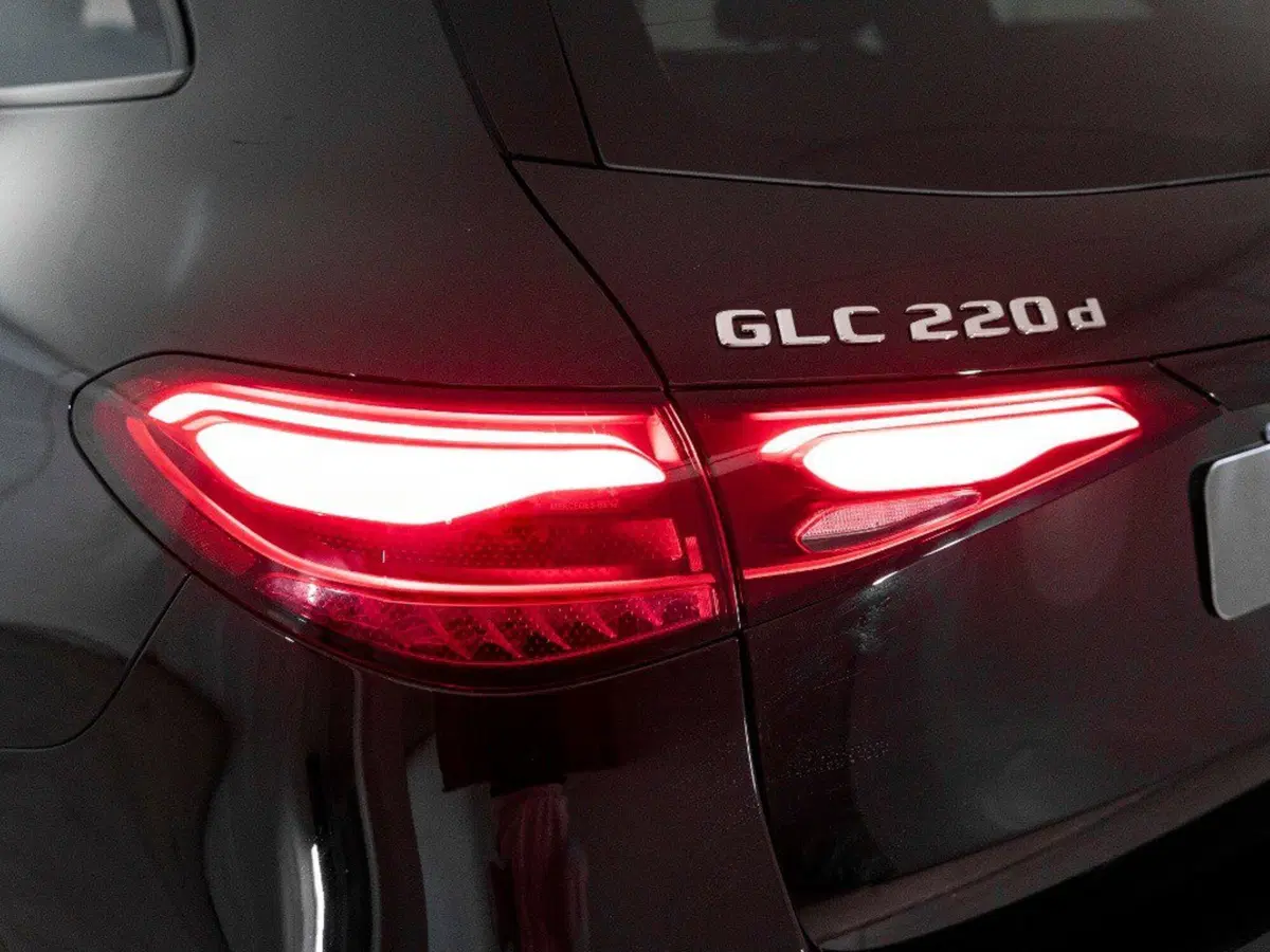 Mercedes-Benz GLC SUV nuova a Macerata (3)