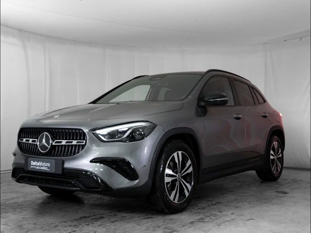 Mercedes-Benz GLA SUV nuova a Macerata