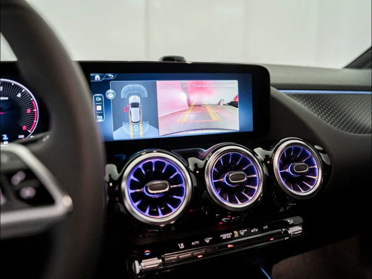 Mercedes-Benz GLA SUV nuova a Macerata (20)