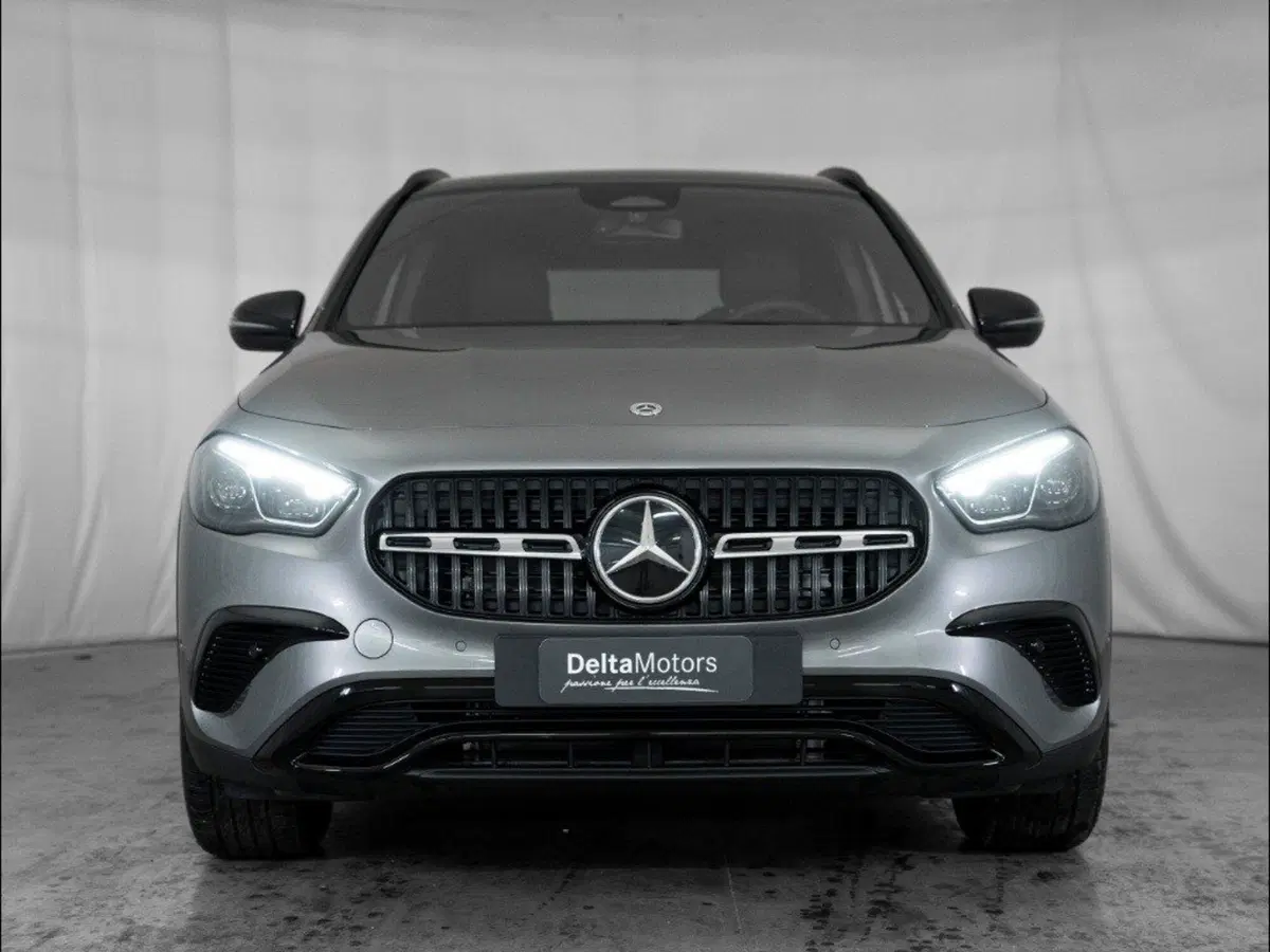 Mercedes-Benz GLA SUV nuova a Macerata (7)