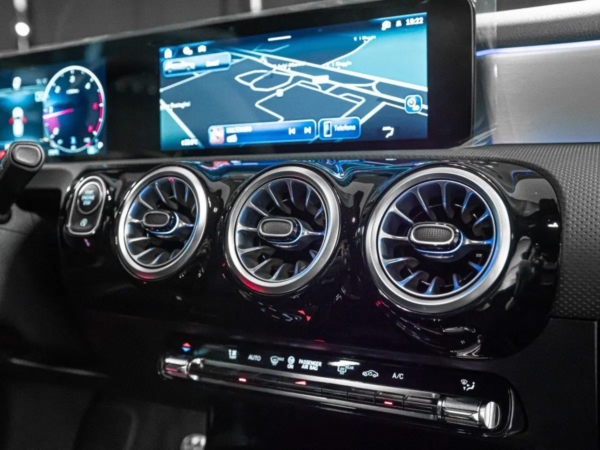 Mercedes-Benz Classe A nuova a Ancona (19)