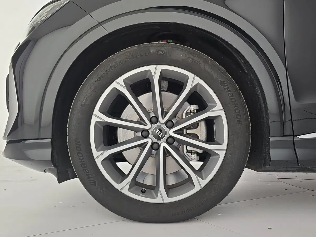 Audi Q4 usata a Alessandria (7)