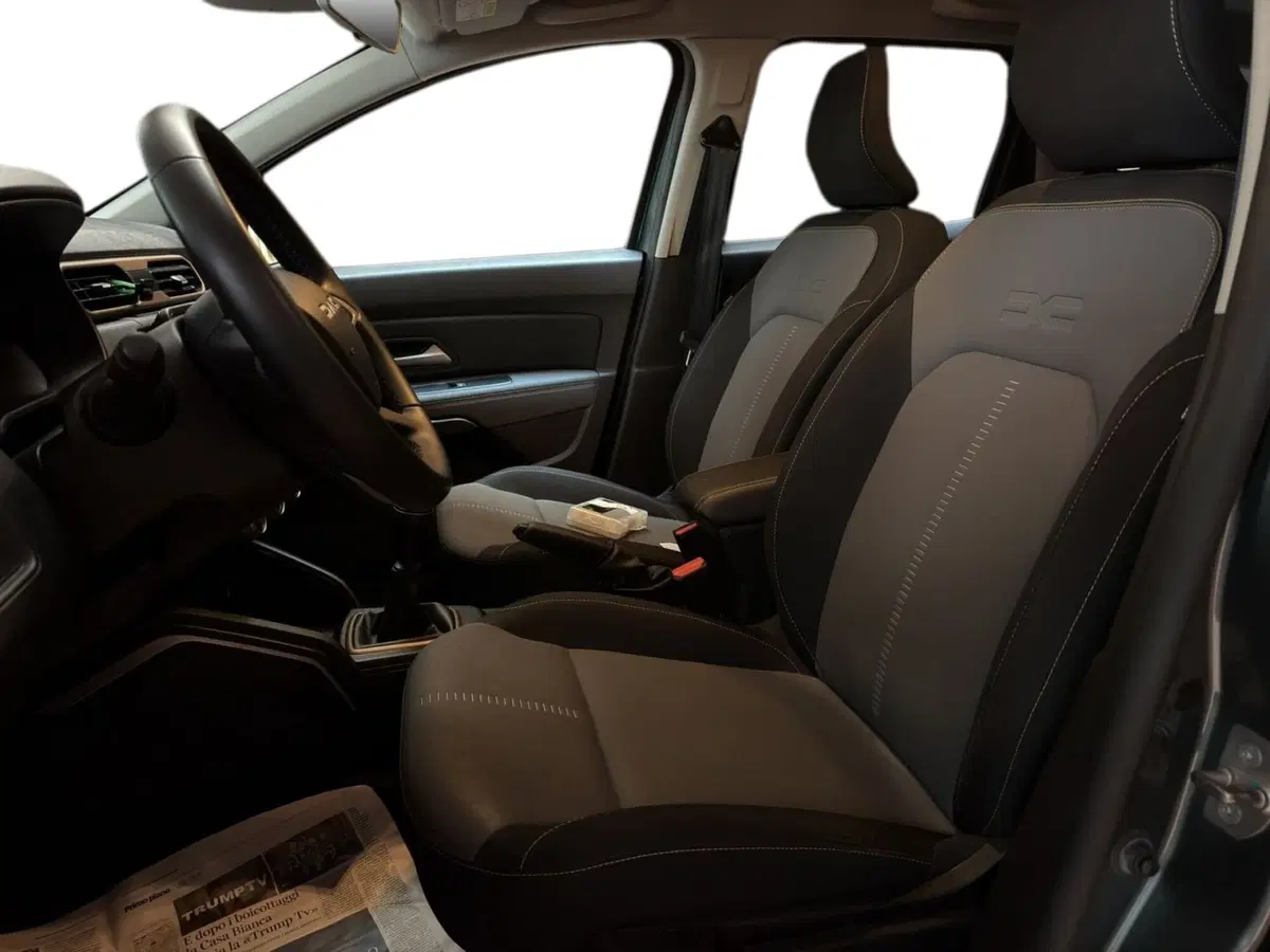 Dacia Duster usata a Milano (17)