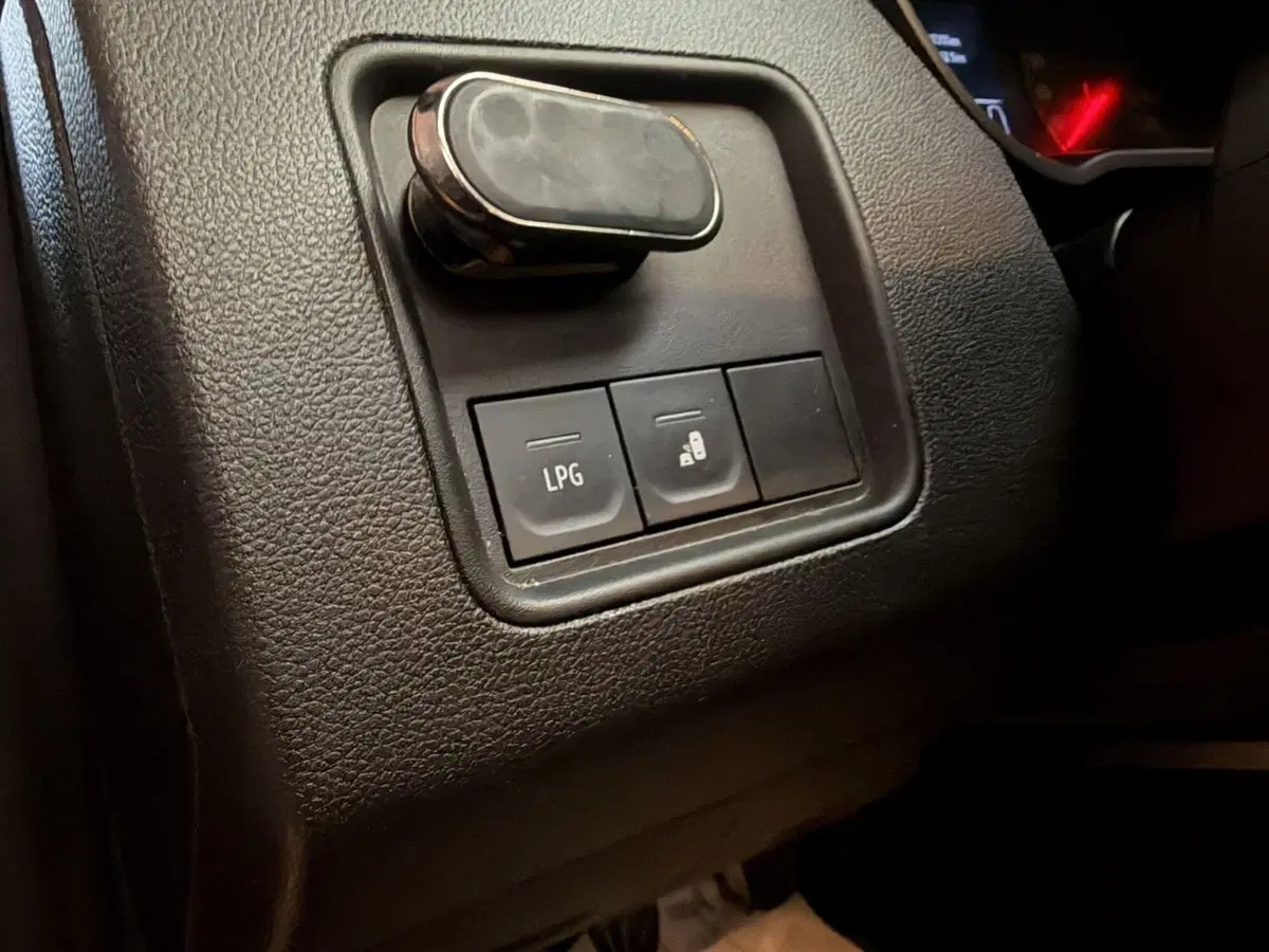 Dacia Duster usata a Milano (18)
