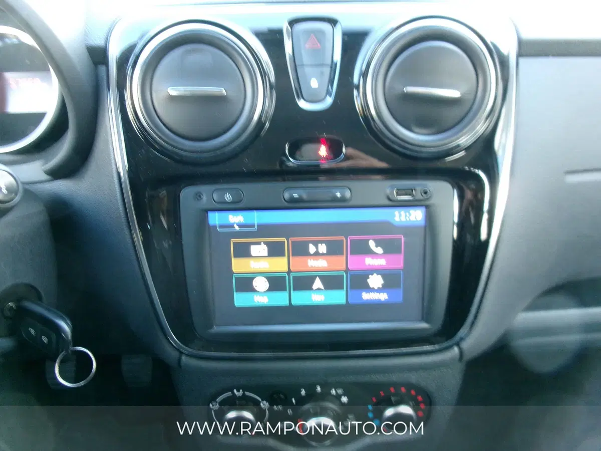 Dacia Lodgy usata a Venezia (15)