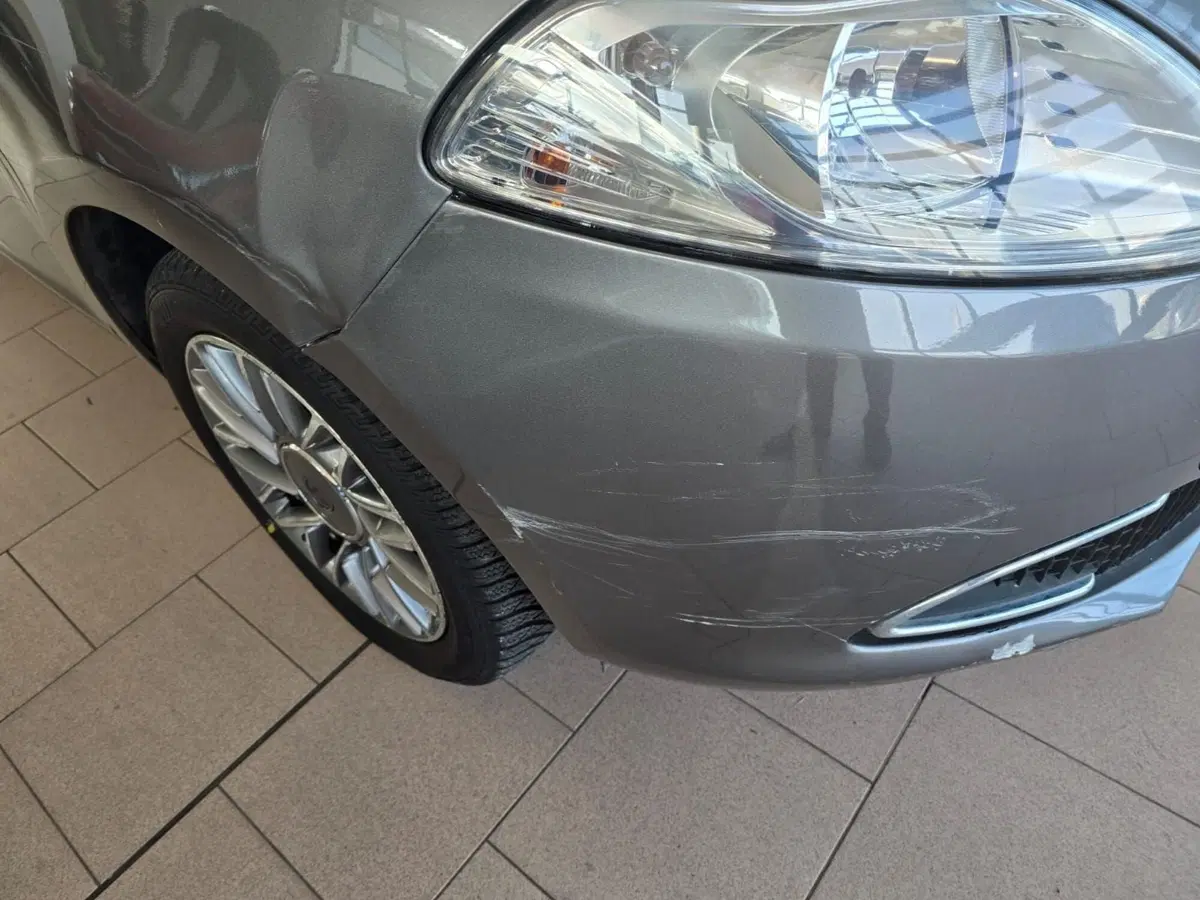 Lancia Ypsilon usata a Rimini (19)