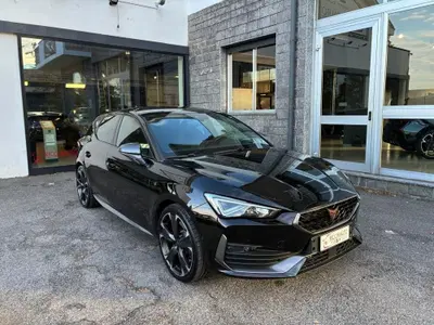 Cupra Leon Leon 1.4 e-HYBRID 245 CV DSG VZ Carbon del 2023 usata a Barlassina