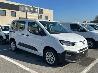 Fiat Doblò combi N1 1.5 bluehdi 130cv AT8 nuova a Verdello
