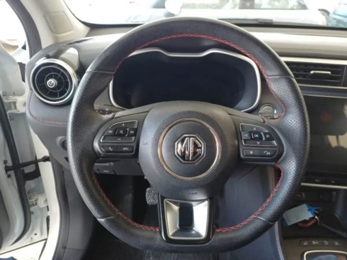 Mg ZS (2021-->) usata a Catania (11)