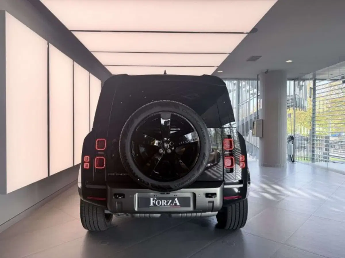 Land Rover Defender nuova a Torino (14)