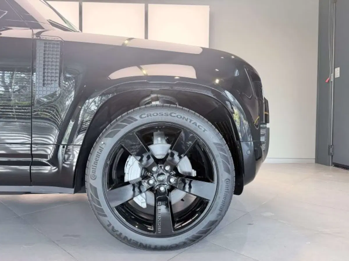 Land Rover Defender nuova a Torino (3)