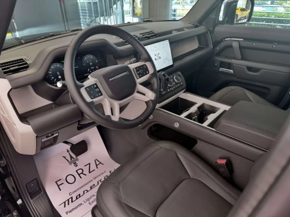 Land Rover Defender nuova a Torino (5)