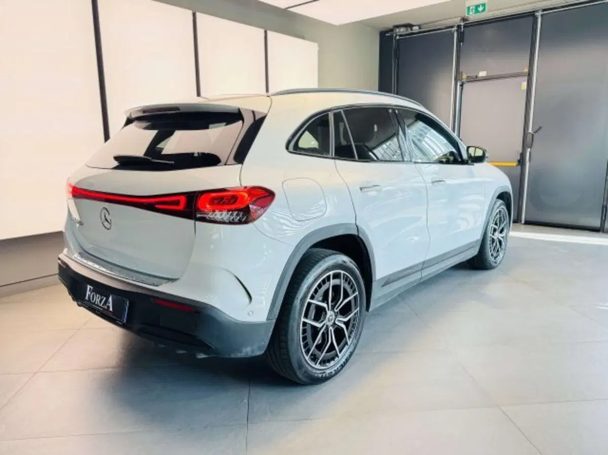Mercedes-Benz EQA usata a Torino (8)