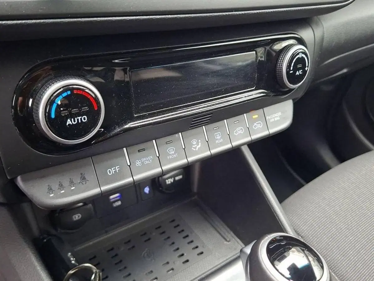 Hyundai Kona usata a Torino (8)