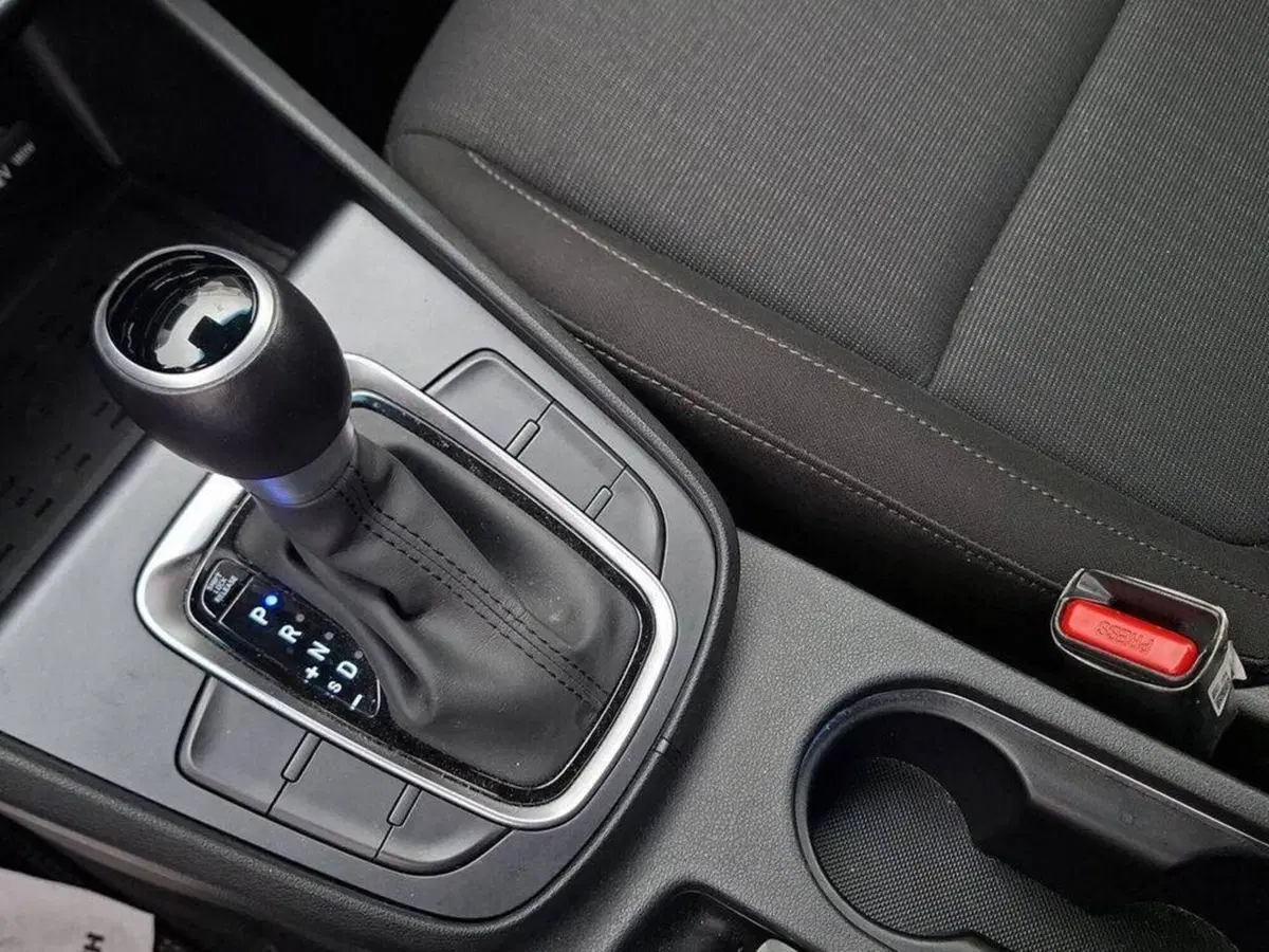 Hyundai Kona usata a Torino (9)