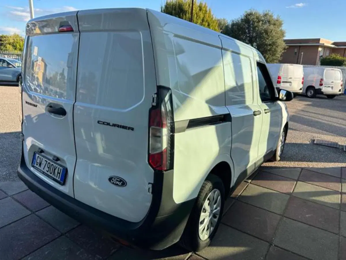 Ford Transit Courier Furgone usata a Lucca (4)